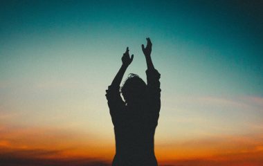 afterglow-backlit-beautiful-crescent-moon-556666