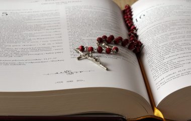 beads-bible-blur-book-236339